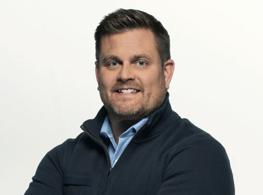 联合健康保险CEO在曼哈顿遭枪击身亡！凶手依然在逃